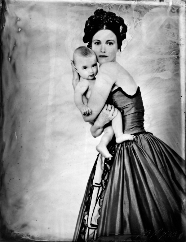 renata vogl scanned original ferrotype, mother with child NO2, original size 13x10 cm